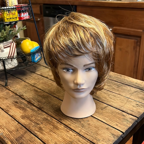 Du Style beWISE Wig main image 10